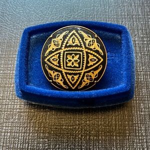 Toledo gold brooch pin